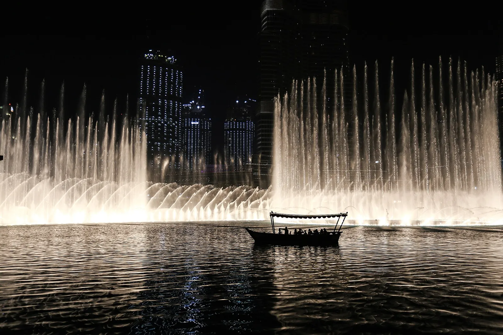 Dubai on a Budget: Luxury Experiences That Cost Less Than You Think